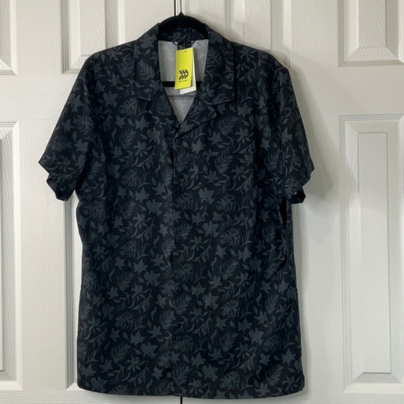 All In Motion - Men's Resort Shirt Size L - Picture 4 of 10